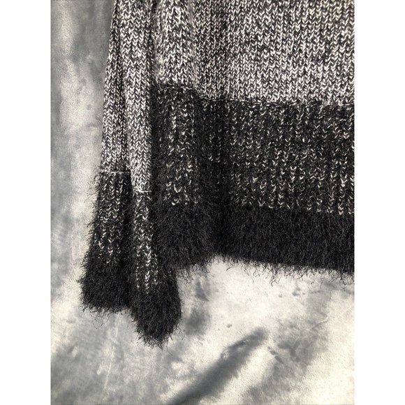 1. State Ladies Black and White Sweater Fuzzy Trim Sleeves and Waist Size Small - Picture 14 of 15